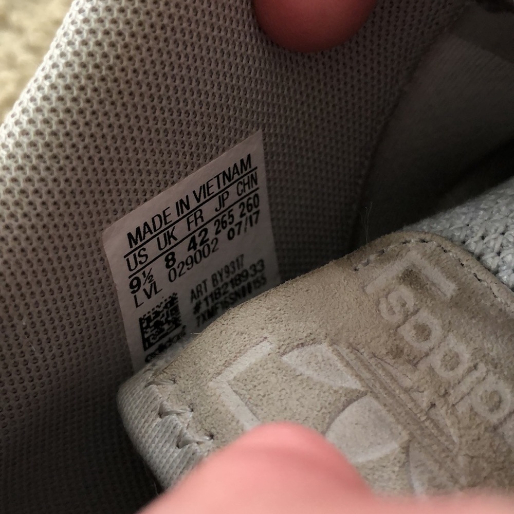 Adidas NMD R1 Shoes - Picture 3 of 3